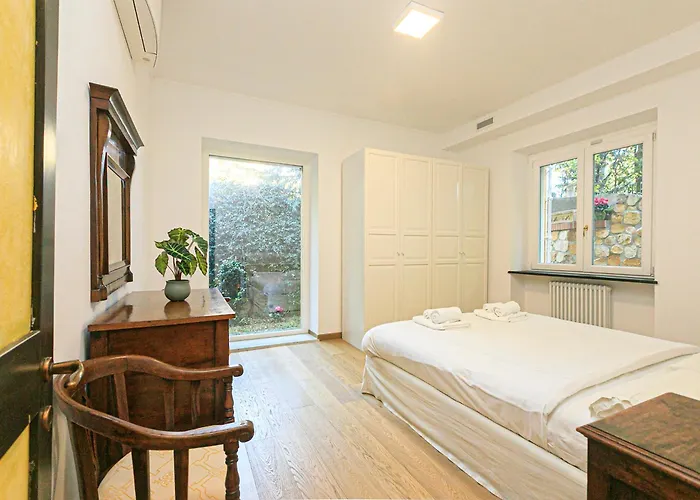 Apartment Iflat La Casa Del Righi Genua